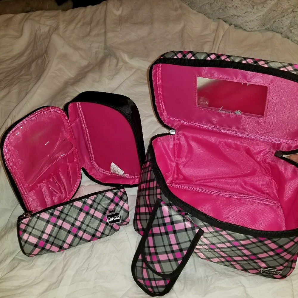 Caboodle 4 piece soft case set. Makeup brushes